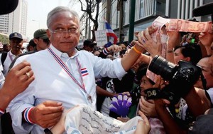 Thủ lĩnh biểu tình Thái Lan nợ như Chúa Chổm