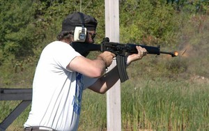 Điều gì xảy ra nếu Mỹ chọn AR-18 thay cho AR-15?