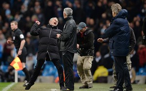 Đánh bại Man City, Mourinho "vênh" với cả Premier League