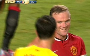 Bàn thắng "hụt" của Rooney khiến CĐV phì cười