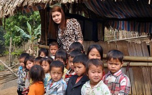 Tác giả clip chui túi nilông qua suối: "Em vui không thể tả xiết"