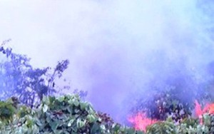 Cháy lớn ở rừng Nam Hải Vân, nhiều tiếng nổ như bom