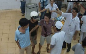 Gần chục côn đồ xăm trổ lao vào bệnh viện truy sát người