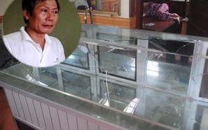 Giây phút chủ tiệm vàng đối mặt với băng cướp có súng táo tợn