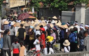 Cạn nước mắt đám tang người vợ xấu số bị chồng giết hại dã man