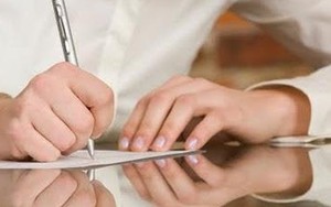 Bà nội có thể lập di chúc thay cho ông nội được không?