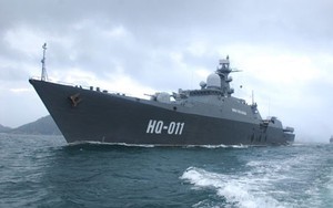 Tàu Hải quân nhân dân Việt Nam vượt qua đường xích đạo