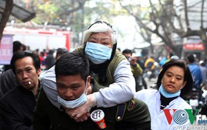 Cụ già 95 tuổi được cứu trong vụ cháy lớn ở phố cổ Hàng Bồ