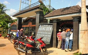 Một người đàn ông chui đầu vào máy cưa sắt tự tử