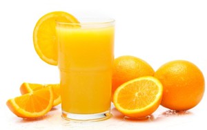 Mang những bệnh sau không được uống nước cam