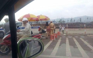 CSGT Hà Nội chủ động trước tình huống "bất ngờ lột váy"