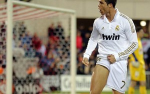 Cris Ronaldo và trào lưu... "khoe đùi" của các cầu thủ