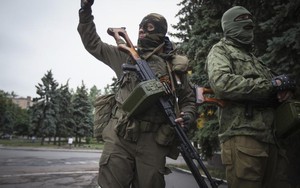 Ukraine tố quân ly khai Donbass khai hỏa ngay khi vừa ký thỏa thuận ngừng bắn