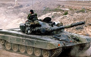 Nga cáo buộc Hungary cấp xe tăng cho quân đội Ukraine