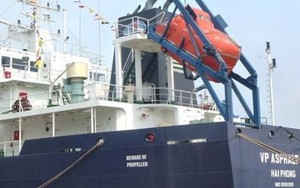 Tàu Việt Nam bị cướp tấn công: Thuyền viên bị thương đã tử vong