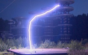 Vũ khí phòng thủ Tesla Coil - Từ viễn tưởng đến hiện thực