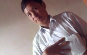 Thầy bói "cắt duyên âm" bằng cách sờ ngực, gạ ngủ với gái lỡ thì