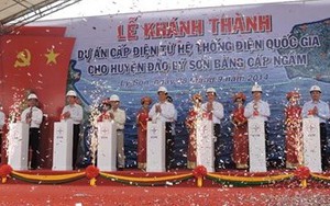 Thủ tướng bật cầu dao đóng điện cáp ngầm cho đảo Lý Sơn