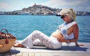 Wanda Nara đeo "ba lô ngược" vì phi công trẻ Icardi