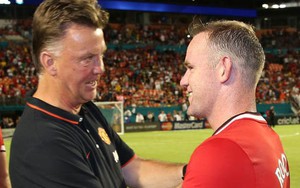 Nịnh Van Gaal ra mặt, Rooney bắt chước kiểu tóc của ông thầy