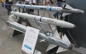 Tên lửa Sidewinder bắn hạ Su-24 Nga: Mỹ mới nâng cấp