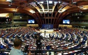Hội đồng Nghị viện châu Âu kéo dài lệnh trừng phạt phái đoàn Nga