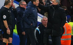 Tiết lộ: Mourinho "đột nhập" phòng thay đồ Bradford để chúc mừng