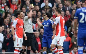 Fabregas hành động đáng xấu hổ trước Arsenal