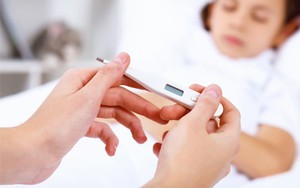 Nguy cơ mất mạng khi hạ sốt không đúng cách
