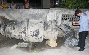Ngư dân chưa đồng ý bàn giao vật thể nghi là đuôi máy bay