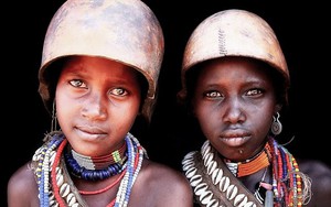 [Photo] Hạnh phúc đích thực trên khuôn mặt những thổ dân châu Phi