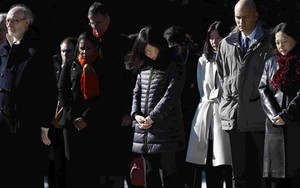 Nhà báo thoát nạn của Charlie Hebdo mỉa mai Tổng thống Obama