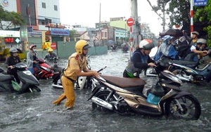 Chiến sĩ cảnh sát và những khoảnh khắc không thể đẹp hơn