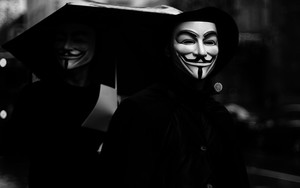 Câu chuyện chấn động lịch sử của chiếc Mặt nạ Guy Fawkes