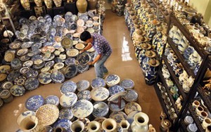 "Vua gốm sứ" ở Sài Gòn với 100.000 cổ vật