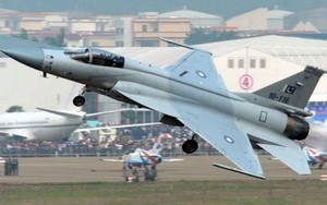 Pakistan mua 110 máy bay Thần sấm JF-17 của Trung Quốc