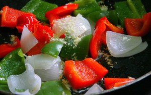 4 loại quả quen thuộc không nên nấu chín để ăn