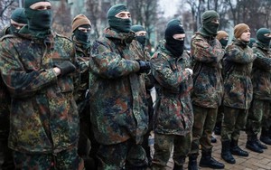 Lính tình nguyện Ukraine giận dữ đòi Tổng thống Poroshenko từ chức