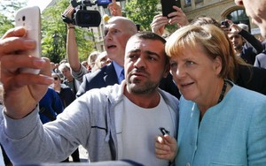 ​Bà Merkel thành người hùng trong khủng hoảng tị nạn