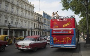 Phái đoàn nghị sĩ Mỹ sang thăm Cuba