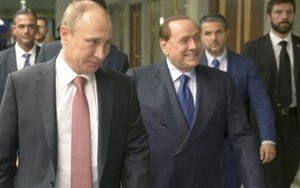 Ukraine cấm cửa ông Berlusconi 3 năm vì “dám” thăm Crimea