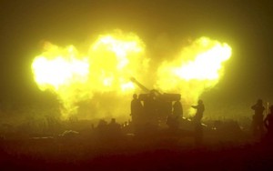 24h qua ảnh: Quân đội Triều Tiên nã pháo sáng rực trong đêm