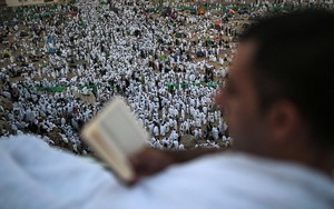 Cảnh tượng bàng hoàng biển người Hồi giáo đổ về thánh địa Mecca