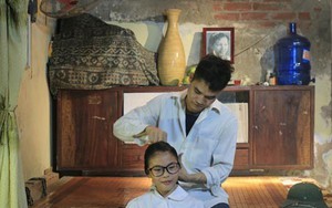 Xúc động trước hành động của đoàn phim "Khát vọng tuổi thơ"