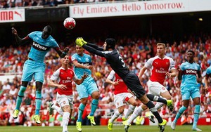 CLIP: Fan Arsenal "vỡ mộng" với Cech?