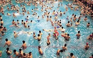 Cách phân biệt bể bơi sạch và bể bơi có hóa chất độc