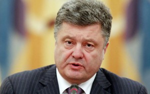 "Gà nhà" vượt tầm kiểm soát, Tổng thống Ukraine sợ hãi xuống nước