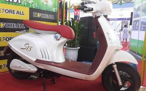 Xe Trung Quốc nhái Vespa 946 xuất hiện tại Việt Nam