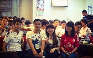 Thưởng thức El Clasico với dàn fan Real xinh như mộng