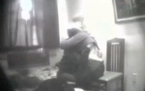 Trùm mafia Nga bị bắt quả tang “mây mưa” trong tù